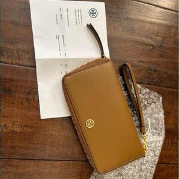 ***NEW*** TORY BURCH- ROBINSON ZIP CONTINENTAL WALLET - Picture 1 of 8
